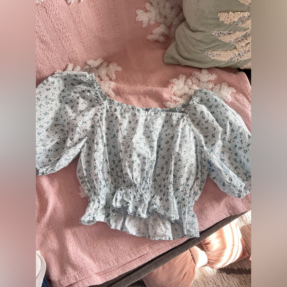 Floral blue top